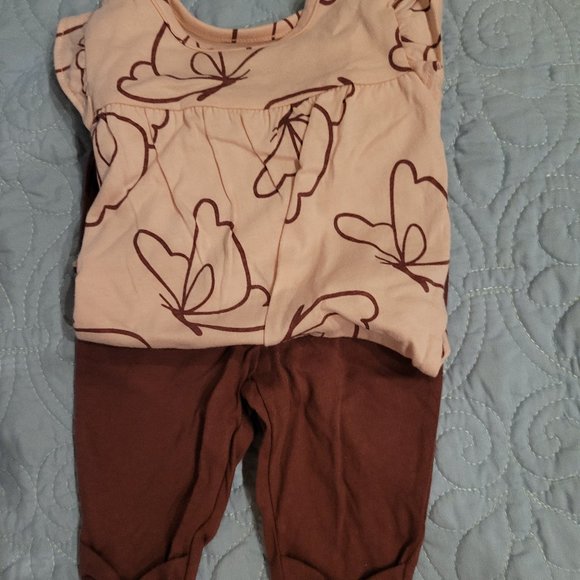 Carter's Baby Girls 2-Pc Bodysuit Set, Pink Shirt Purple Flowers & Pants w Bows - Picture 1 of 12